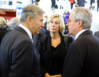 Bürgermeister Jens Böhrnsen im Gespräch mit dem Berliner Bürgermeister Klaus Wowereit (03.10.2010)