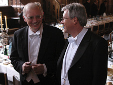 Ein Bild von Bürgermeister Böhrnsen (re.) und Günter Verheugen in der Oberen Rathaushalle. 