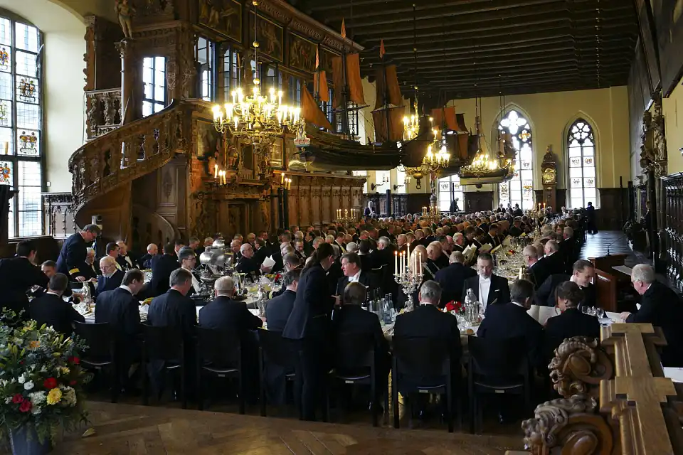 Blick in die Obere Halle zu Beginn der Schaffermahlzeit