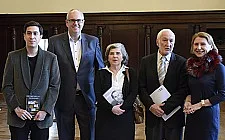 Preisverleihung Bremer Literaturpreis 2020. Tonio Schachinger, Bürgermeister Andreas Bovenschulte, Barbara Honigmann, Michael Sieber, Barbara Lison