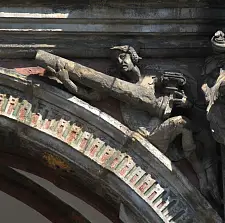 Ein Bild vom rechten Zwickel des vierten Arkadebogens