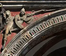 Ein Bild vom linken Zwickel des fünften Arkadebogens