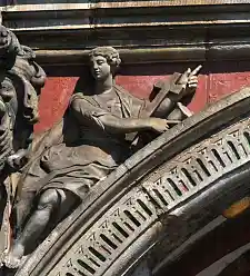 Ein Bild vom linken Zwickel des achten Arkadebogen