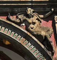 Ein Bild vom rechten Zwickel des neunten Arkadebogen