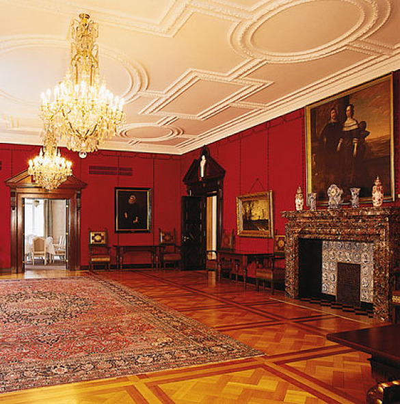 This picture shows the Fireplace Room
