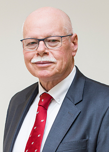 Lebenslauf von Senator Ulrich Mäurer - Senatskanzlei UNESCO-Welterbe ...