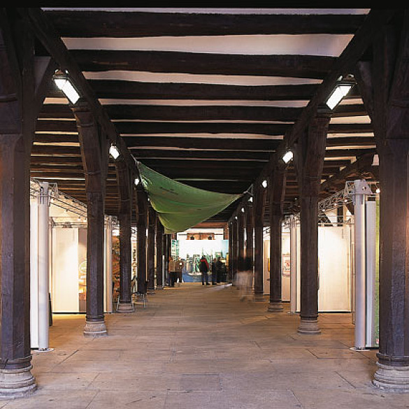 This picture shows the Lower City Hall