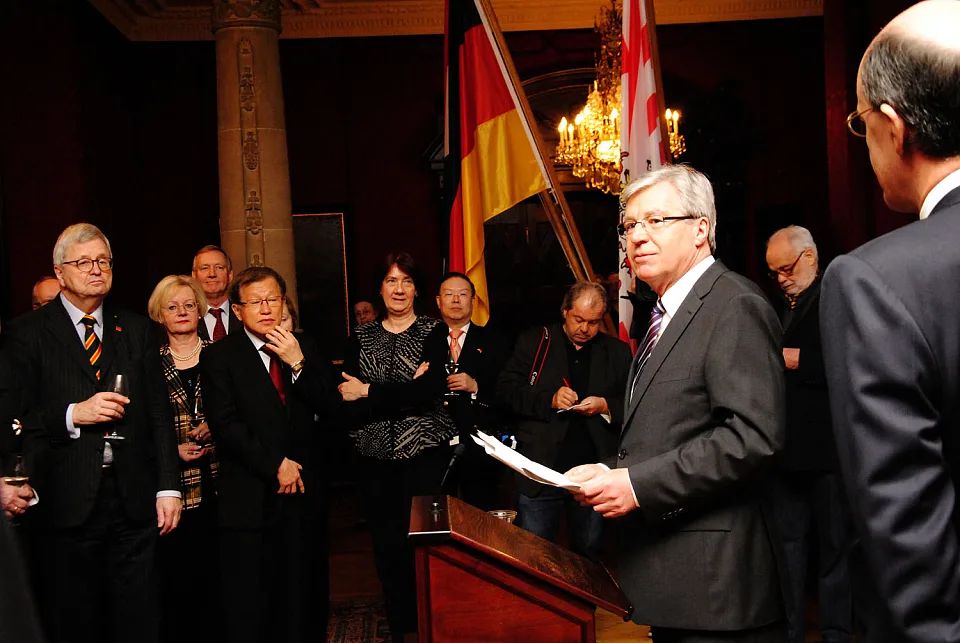 B&uuml;rgermeister B&ouml;hrnsen begr&uuml;&szlig;t das konsularische Korps Bremen und Hamburg zum Neujahrsempfang 2014