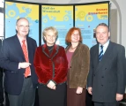 BMG-Geschäftsführer Klaus Sondergeld, Kulturstaatsrat Elisabeth Motschmann, Sozialsenatorin Karin Röpke und Bürgermeister a.D. Hartmut Perschau.