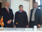 Die Projektpartner von Bremen hilft (v. li.) Klaus Kriwat (Honorarkonsul Sri Lanka), Kerstin Elbing (terre des hommes) und Stefan Reuter (BORDA) .