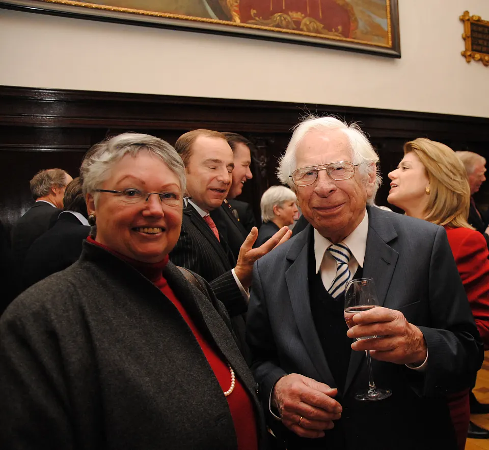 Elke Kr&ouml;ning und Moritz Thape, Senator a.D.