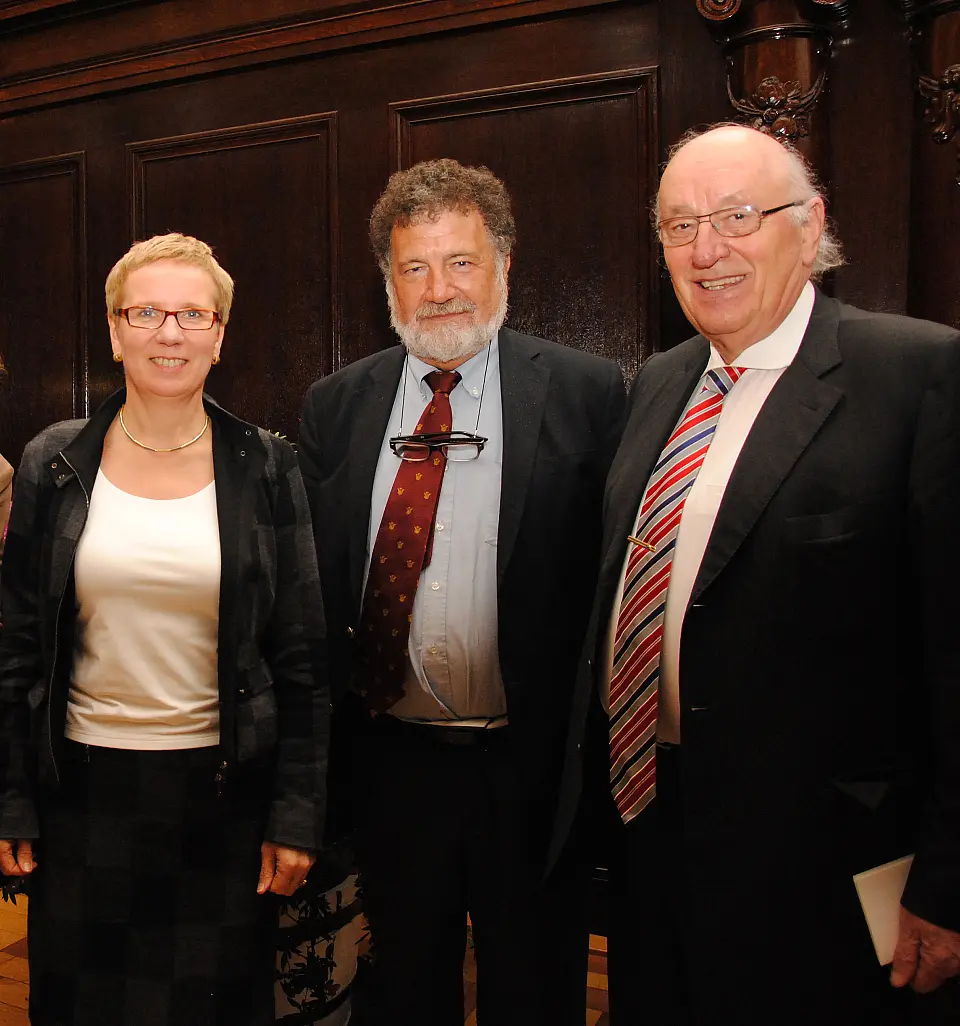 Senatorin Eva Quante-Brandt, Professor Remo Ruffini von der Universit&auml;t "Sapienza" und Professor Manfred Fuchs von OHB Systems AG