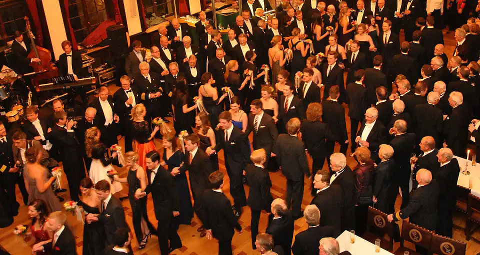 Polonaise der Jugendlichen zum Seefahrtsball