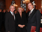Bürgermeister Jens Böhrnsen und seine Lebensgefährtin Birgit Rüst mit dem Präsidenten der Unternehmensverbände im Lande Bremen e. V. Ingo Kramer (01.10.2010)