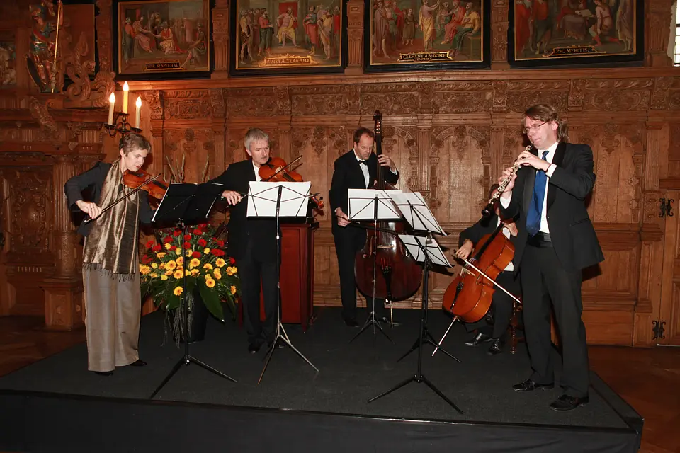 Ulrich K&ouml;nig und sein Ensemble der Deutschen Kammerphilharmonie Bremen beim Empfang Danke Bremen im Rathaus (01.10.2010)
