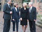 Bürgermeister Jens Böhrnsen und Lebensgefährtin Birgit Rüst begrüßen Dr. Andreas Voßkuhle und Ehefrau Eva Voßkuhle (03.10.2010)