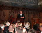 Bürgermeister Jens Böhrnsen begrüßt die Bürgerdelegationen in der Oberen Halle im Bremer Rathaus (03.10.2010)