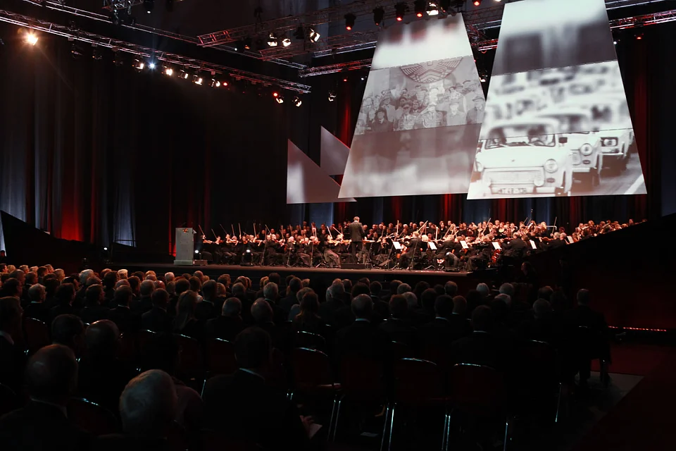 Das Orchester der Deutschen Kammerphilharmonie Bremen beim Festakt in der Bremen Arena (03.10.2010)