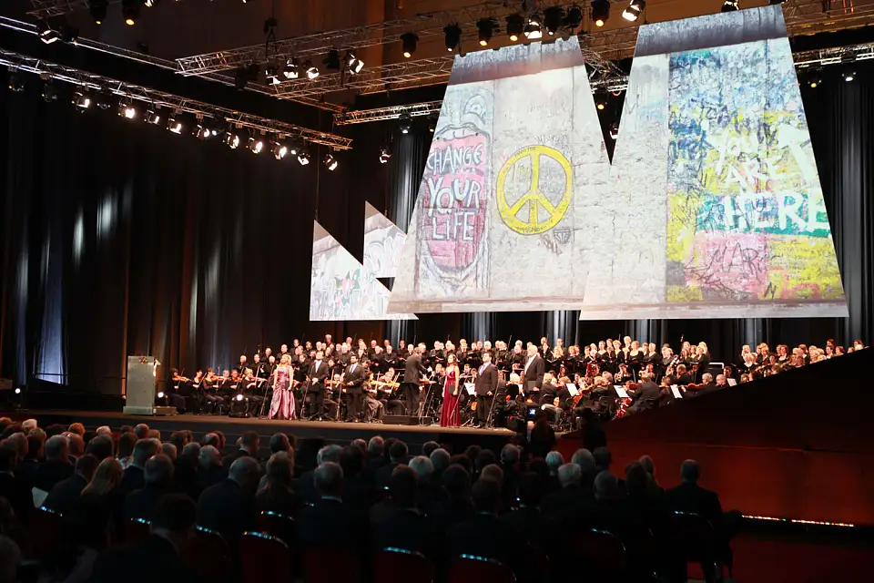 Das B&uuml;hnenbild beim Festakt: realisiert durch das Theater Bremen