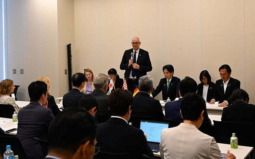 Gespr&auml;ch mit den Mitgliedern: Bundesratspr&auml;sident Andreas Bovenschulte spricht zu der Generalversammlung der Japanisch-Deutschen Parlamentariergruppe im Unterhaus.