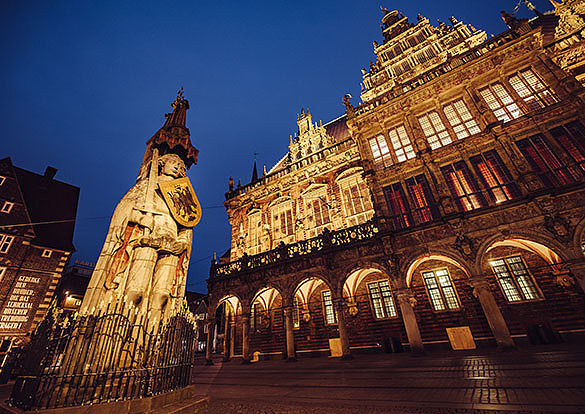 Blick auf das Bremer Rathaus und dem Bremer Roland.