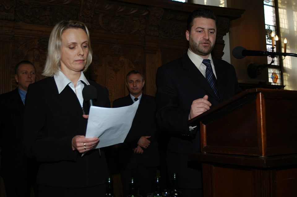 Gundars Bojars &uuml;berbringt in seiner Funktion als Ratsvorsitzender die Gr&uuml;&szlig;e aus der Partnerstadt Riga.