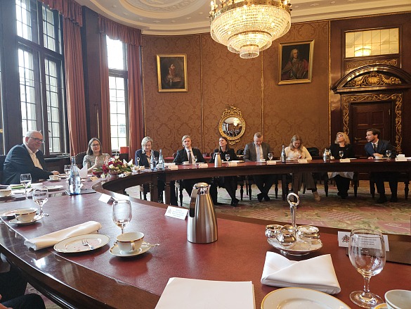 Austausch mit der Delegation im Senatssaal