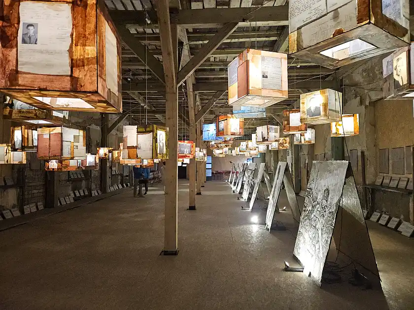 Ausstellung Kinder des Krieges mit Zeichnungen von Dagmar Calais in Riga