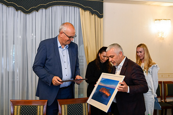 Bürgermeister Andreas Bovenschulte und der Gouverneur der Oblast Odessa, Oleg Kiper.