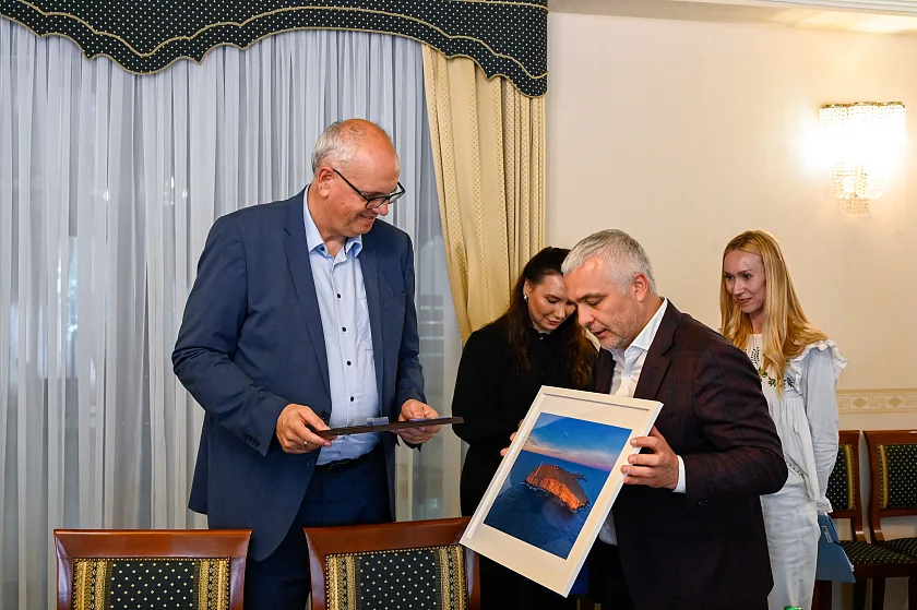 Bürgermeister Andreas Bovenschulte und der Gouverneur der Oblast Odesa, Oleg Kiper.