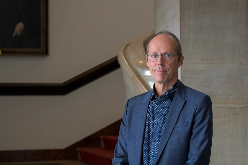 Portrait von Senator Mark Rackles