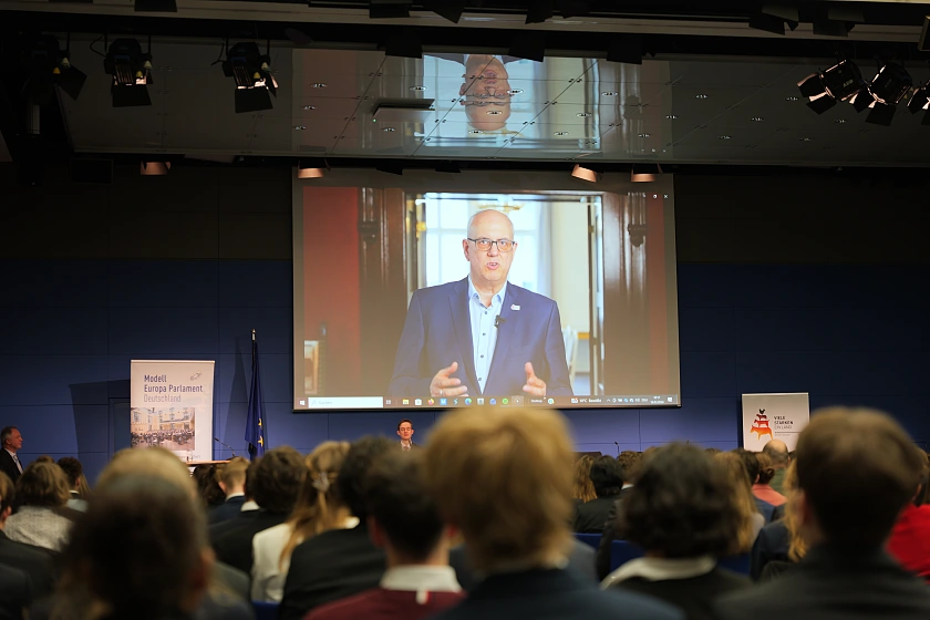 Bürgermeister Andreas Bovenschulte begrüßte die Teilnehmenden von 