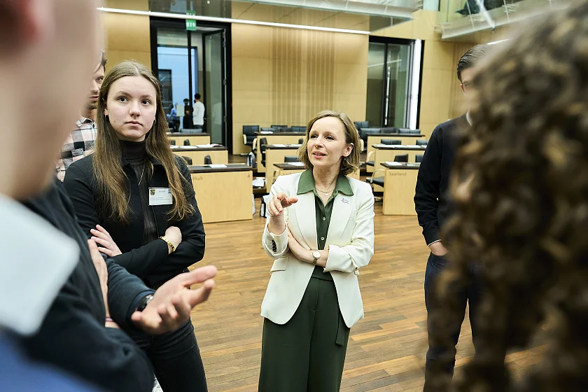 Staatsrätin Böhning im Gespräch mit den Jugendlichen