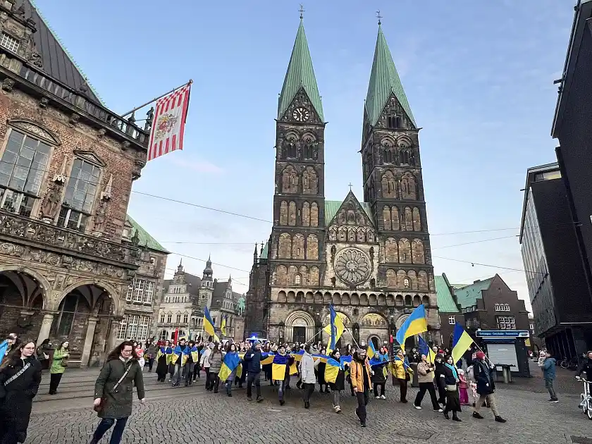 Der Demonstrationszug auf dem Weg zum Bremer Marktplatz