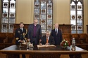 Captán Camilo Mauricio Gutiérrezin, Bürgermeister Andreas Bovenschulte, Botschafter Hans Peter Knudsen Quevedo und Honorarkonsul Klaus Müller-Leiendecker.