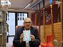 Bürgermeister Bovenschulte holt beim Vorlesen des Buches Bürgermeister Bovenschulte holt beim Vorlesen des Buches