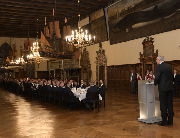 Bürgermeister Dr. Andreas Bovenschulte begrüßt die Gäste der Messen Bürgermeister Dr. Andreas Bovenschulte begrüßt die Gäste der Messen
