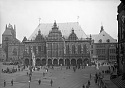 Marktplatz und Rathaus im Jahr 1947. Foto: Staatsarchiv Bremen