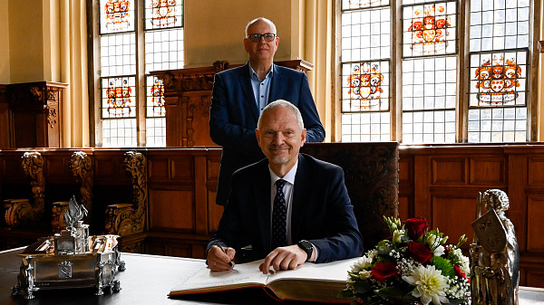 Bürgermeister Andreas Bovenschulte hat den Botschafter der Republik Litauen, Giedrius Puodziunas, im Bremer Rathaus empfangen.