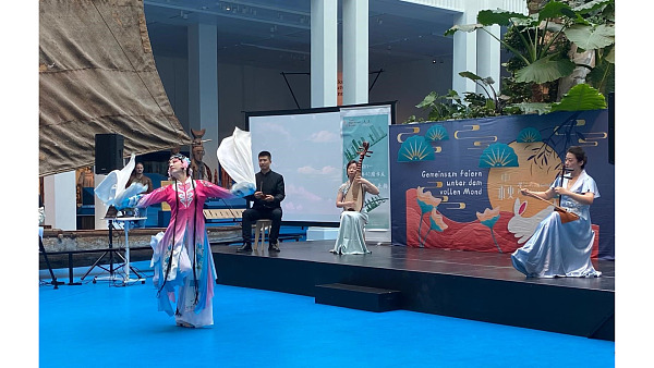 Tanzgruppe aus Dalian