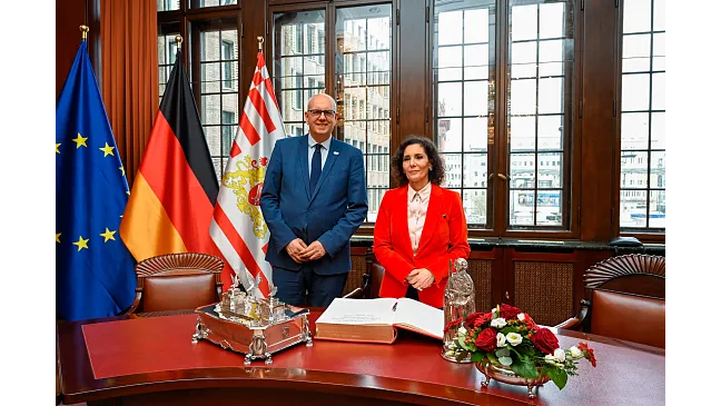 EU-Kommissarin Hadja Lahbib und Bürgermeister Andreas Bovenschulte.