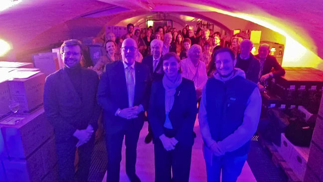 Deputy Mayor Monika Chabior gemeinsam mit Staatsrat Kai Stührenberg, Felix Böhme (Geschäftsführer der M3B GmbH, Ratskeller) und Jakob Fraisse (jazzahead!) 