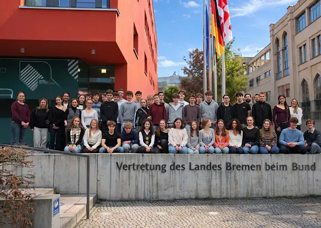 Gruppenfoto der Teilnehmenden von Jugend im Bundesrat