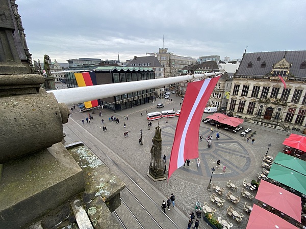 Beflaggung am Bremer Rathaus