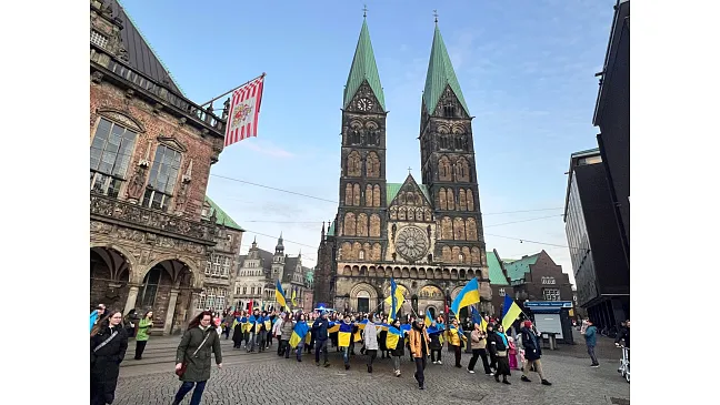 Der Demonstrationszug auf dem Weg zum Bremer Marktplatz