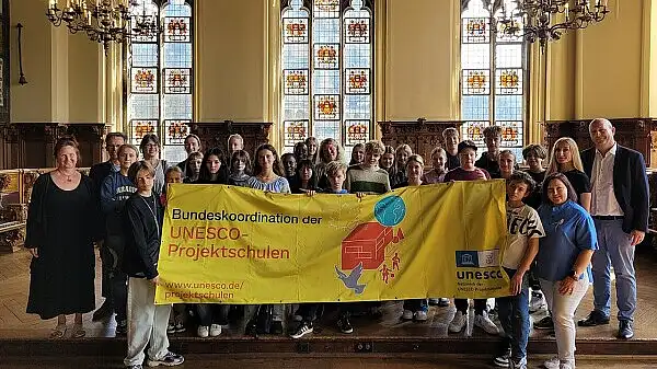 Recreation-Projekt der UNESCO: Schüler:innen aus Odesa besuchen erneut das Rathaus 